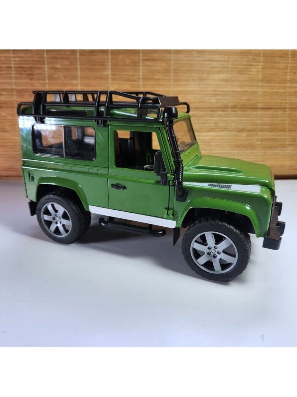Bruder Defender Land Rover Extended 1:16 Green Truck Germany 2010